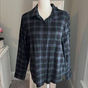 NWOT Lola River plaid flannel top, size L.